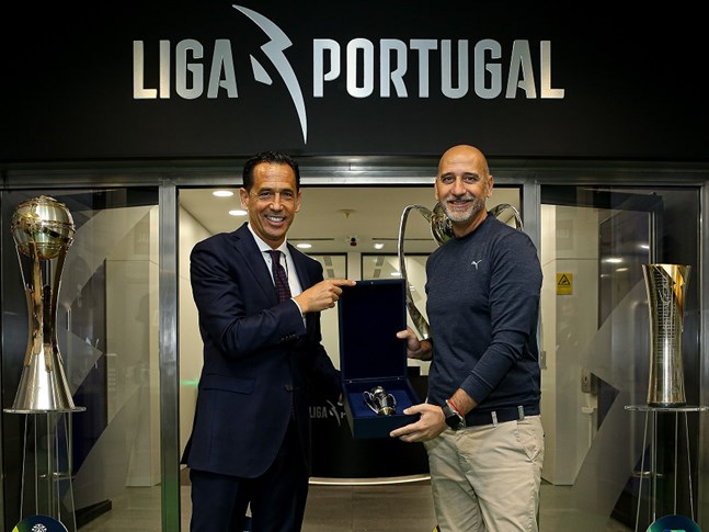 Liga Portugal anuncia nova bola para a temporada 2021/22 - Liga